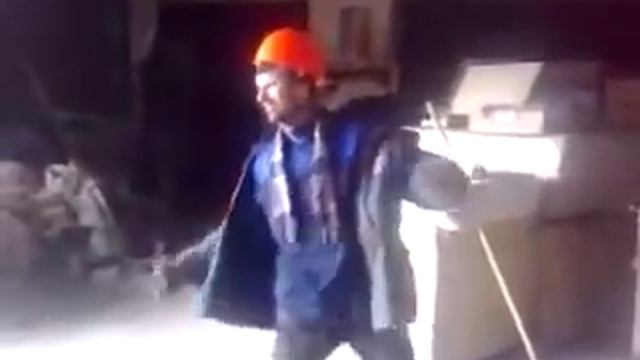 Гастарбайтер танцует как Майкл Джексон смотреть онлайн