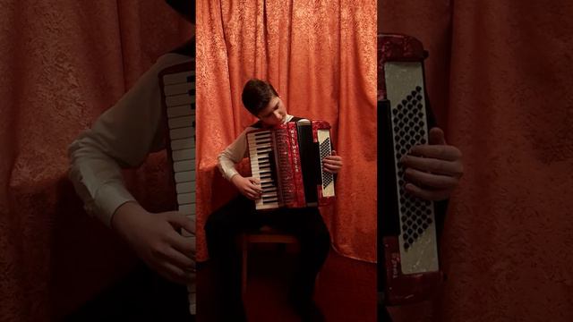 Лыскович Игнат, 13 лет, аккордеон.1.Н Мясковский -"Фуга".2.В.Зеленецкий -" Осенняя хора". смотреть онлайн