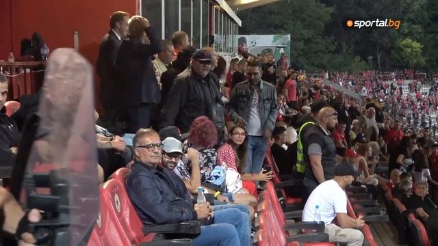 Прасета кълнат чорбари: Тирето VS Числото