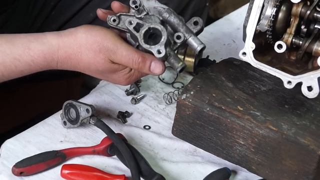 Honda Dio 56. Сборка мотора. часть 2 смотреть онлайн