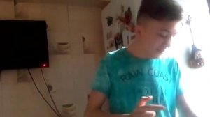 Старший брат учит младшую сестренку первоклассницу рассказывать стихотворение