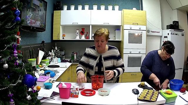 Мастер-класс "Порционный хлеб, кокосовые тарталетки, оливье по-новому" смотреть онлайн