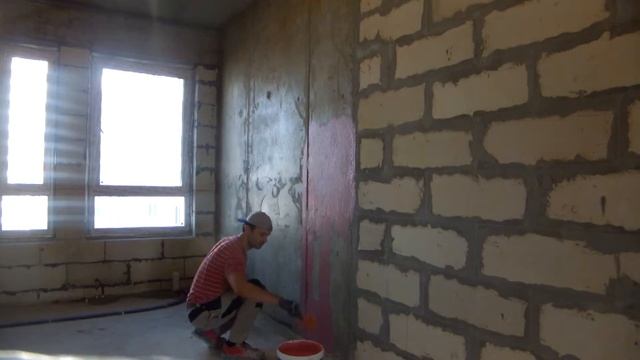 Бетоконтакт или грунтовка Наносим на стену смотреть онлайн