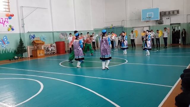 "Танцы! Танцы!" смотреть онлайн