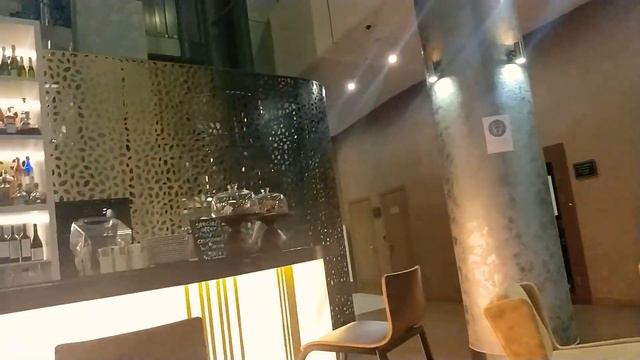 Лобби Marriott Krasnodar высотой во всё здание отеля смотреть онлайн