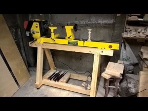 Деревянный опорный стол для токарного станка. Wooden table for lathe
