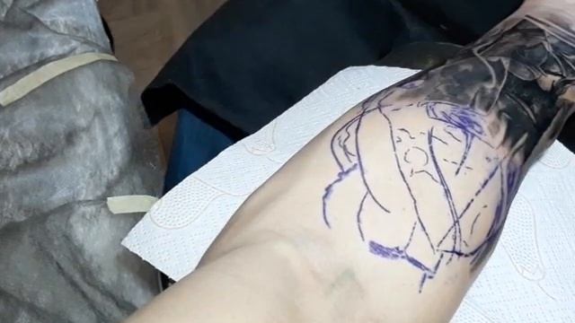 Процесс нанесения татуировки смотреть онлайн