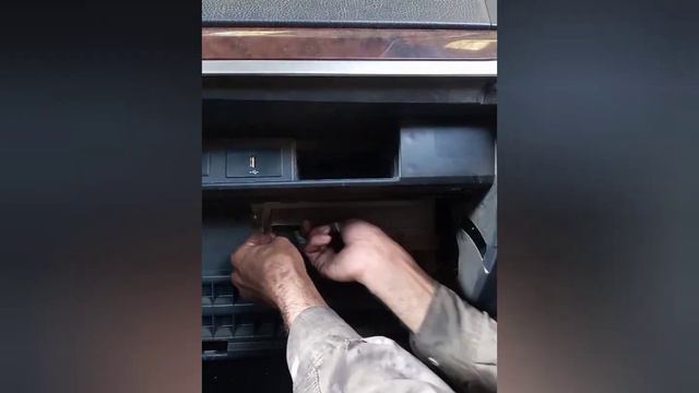 Mitsubishi 2017 3.8v6 GLS how to opin ac filter смотреть онлайн