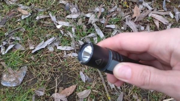 Ручной фонарь, фонарик