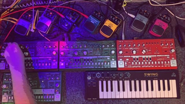 behringer TD-3 Explorations #3: three behringer TD-3 and one behringer RD-6 funky track смотреть онлайн