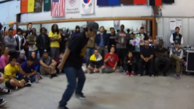 Breakin the Silence 2 // All Styles 1 v 1 // Victor v Roger смотреть онлайн