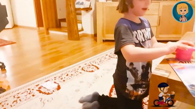 Gerti Toys VLOG - HELICOPTER Toy and SLIME Challenges смотреть онлайн