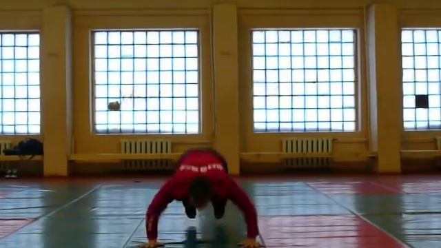 Crossfit:100 burpees in 3:23 смотреть онлайн