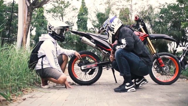 Review Honda CRF 150L Supermoto w/ SM Eighty смотреть онлайн
