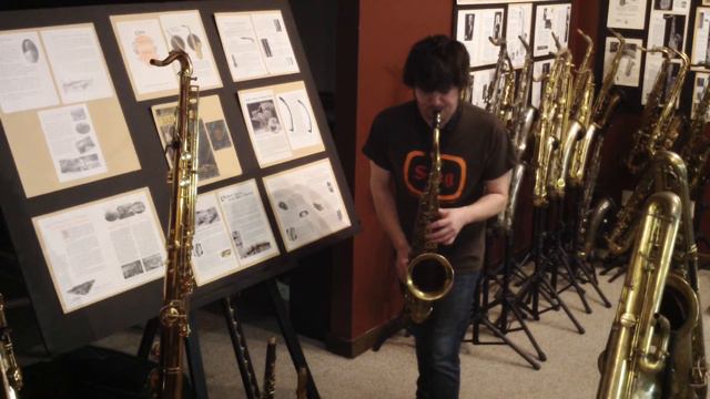 Vintage SML Gold Medal Tenor Sax смотреть онлайн