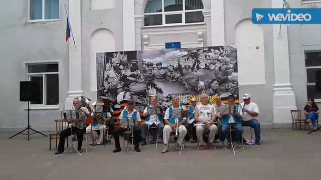 Духовой оркестр в честь 75 - и летия освобождения Таганрога. смотреть онлайн
