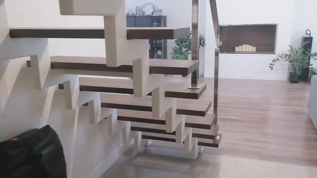 лестница на ломаном косоуре смотреть онлайн