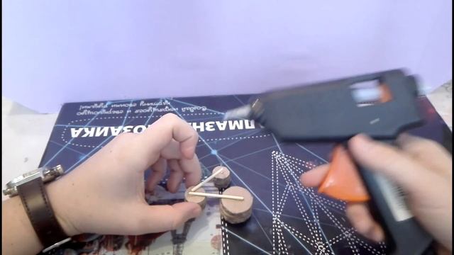 Робот Валли из картона смотреть онлайн