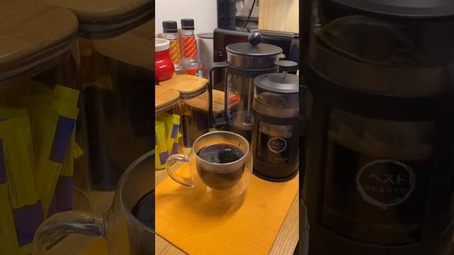 Fresh Coffee using French Press 600ml смотреть онлайн