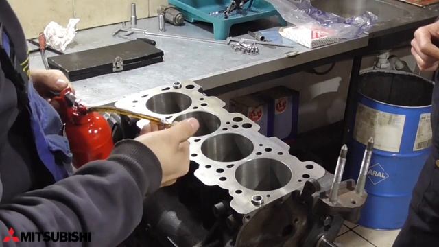 Сборка мотора Mitsubishi Eclipse 2G Turbo AWD 4G63T - Часть 1 смотреть онлайн