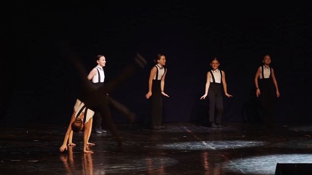 Немного джаза. Студия современного танца КОНФЕТТИ смотреть онлайн