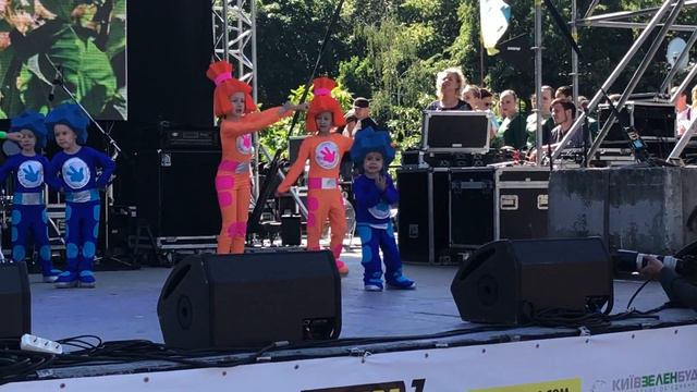 Катя - фиксик, отчетный концерт "Зміни" смотреть онлайн