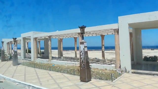 Монастир (Тунис), проезжая по набережной Tunisia Monastir смотреть онлайн