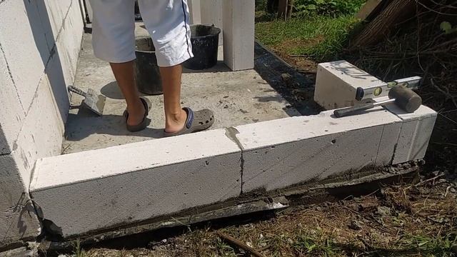 Дача. Серия 5. Укладка 1-го ряда газобетона. смотреть онлайн