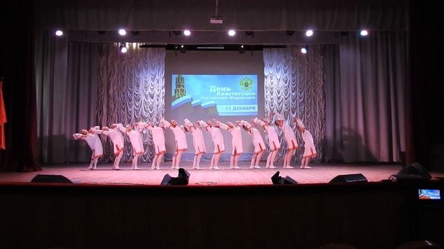 "Девка по саду ходила" исп. хореографический кол-в "Золотица", преп. Карташова С.А. смотреть онлайн