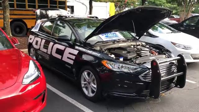 Ford Fusion Police Responder смотреть онлайн