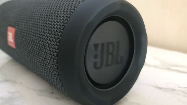 JBL FLIP Essential Bass Test at maximum volume смотреть онлайн