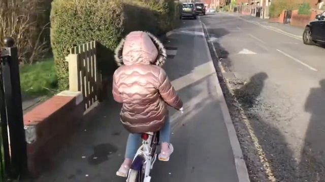 Emilias bike ride with Ballerina Dreamer смотреть онлайн