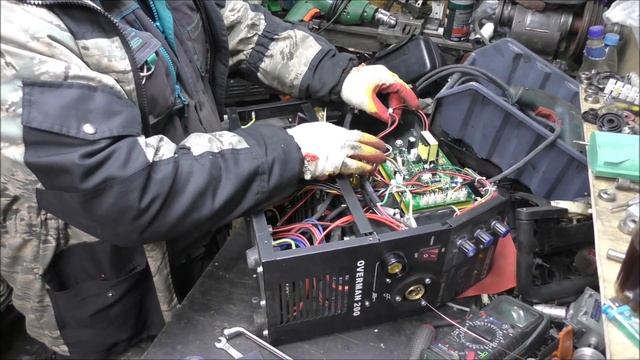 Ремонт сворочного полуавтомата AVRORA PRO OVERMAN 200 начало смотреть онлайн