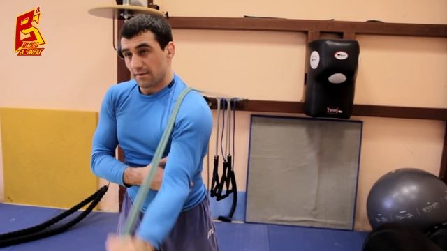 Тренировка и упражнения с борцовской резиной. Resistance band judo workout смотреть онлайн
