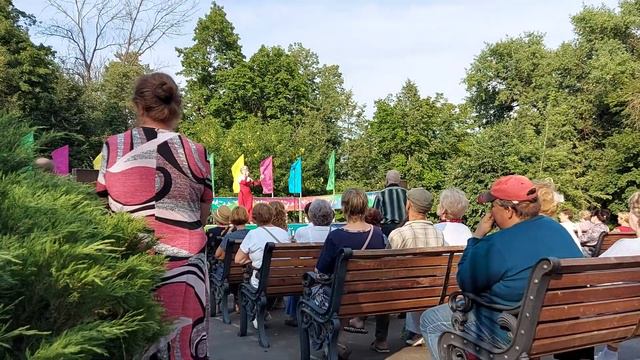 ДЕНЬ СЕМЬИ, ЛЮБВИ И ВЕРНОСТИ! ДВЕ КОНЦЕРТНЫЕ ПЛОЩАДКИ И ОДНА С МЫЛЬНЫМИ ПУЗЫРЯМИ! смотреть онлайн