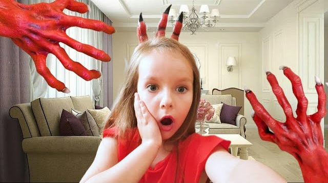 Странная рука монстр преследует Селену смотреть онлайн