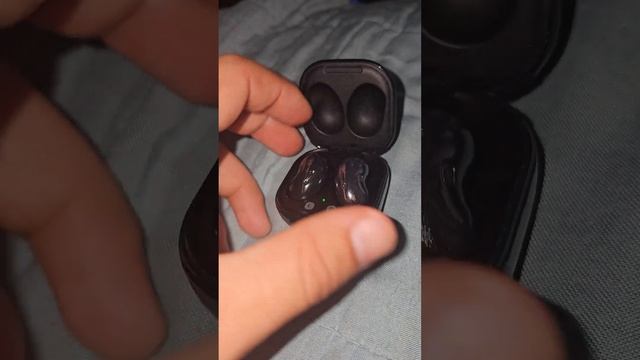 Чесний огляд навушників Samsung Galaxy buds live смотреть онлайн