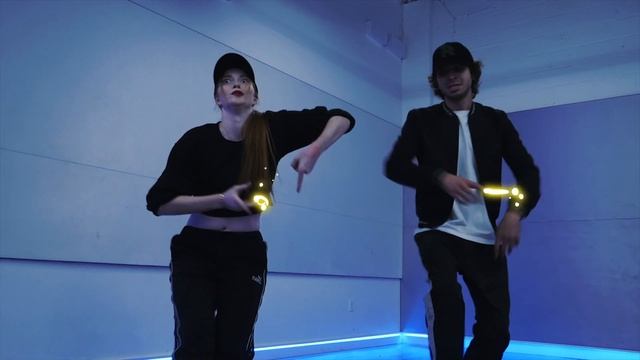 Dancing w/ CHRIS BROWN (SPECIAL EFFECTS) | Adam Sevani x Larsen Thompson смотреть онлайн