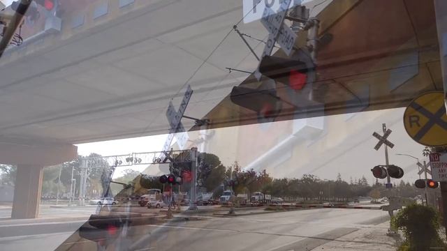 Odd Light Setups At Railroad Crossings смотреть онлайн