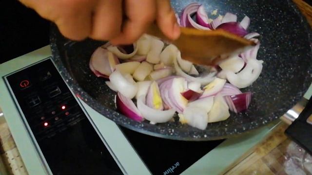 Китайская кухня. Ежики кальмара с овощами. WOK. смотреть онлайн