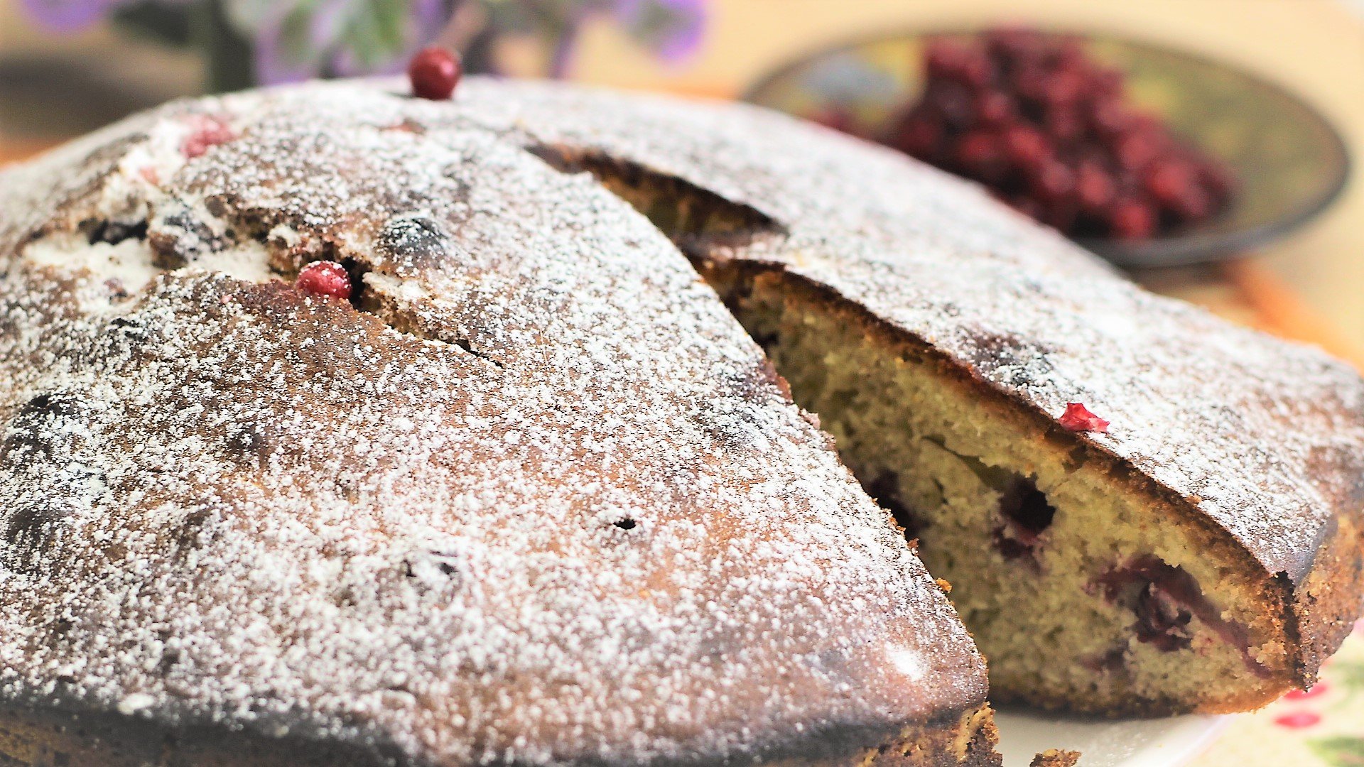 Брусничный пирог за 5 минут?Приятного просмотра. смотреть онлайн