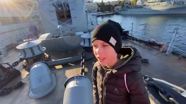 КРЫМ. СЕВАСТОПОЛЬ. ВМФ. Сколько нужно денег, чтобы посетить боевой военный корабль? смотреть онлайн