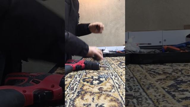 Лайфхак с шуруповертом. Делаем магнитную насадку для шуруповёрта. | #Shorts смотреть онлайн