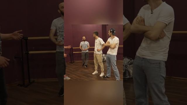 Тяжелый предмет | Омар в Большом городе #shorts смотреть онлайн