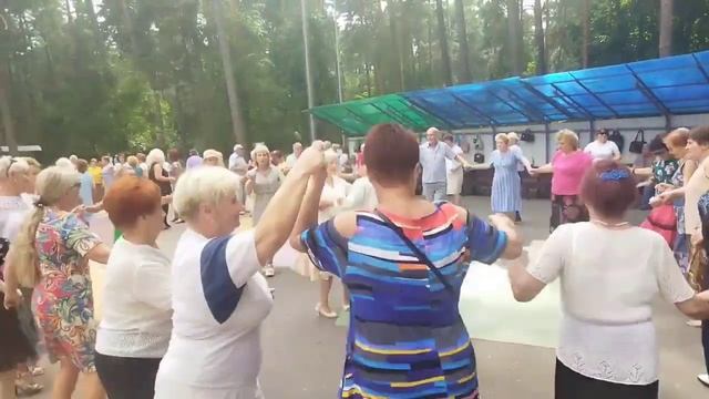 ТАНЦПЛОЩАДКА ТАНЕЦ ГРУППА ЭКСПРЕСС СМЕРЕКА ДЕНЬ РОЖДЕНИЯ НИНЫ АКИМОВНЫ 20 АВГУСТА 2022 Г смотреть онлайн