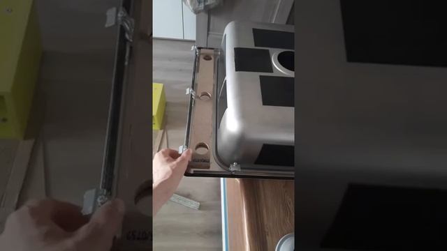 монтаж шкафа под мойку