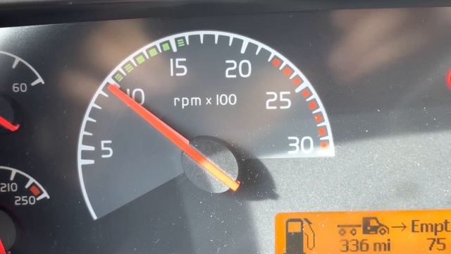 How to shift a 10 speed manual transmission on a semi truck. Tutorial step by step. Eaton Fuller. смотреть онлайн