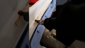 Как извлечь шуруп из пластика, (если очень надо)