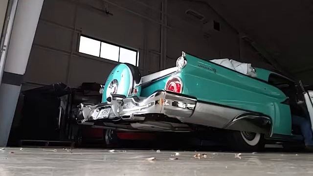 1959 Ford Fairlane 500 Skyliner on BringaTrailer смотреть онлайн