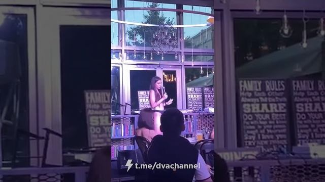 Разделась прямо на сцене смотреть онлайн